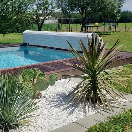 En Bordure De Foret Piscine Sans Vis-a-vis